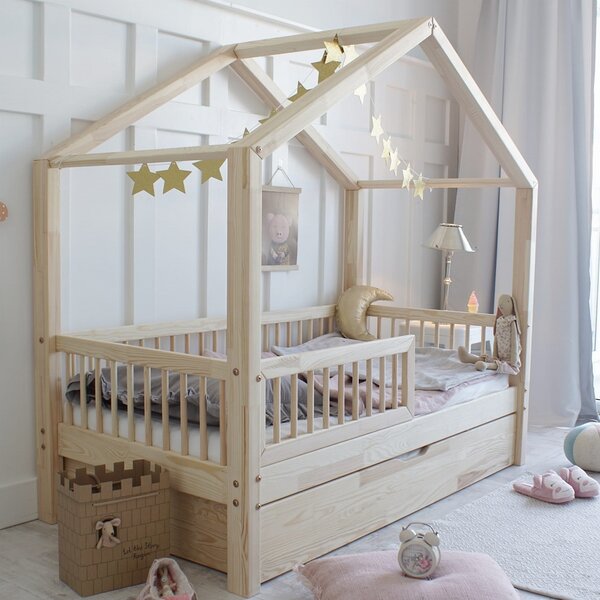 Domečková postel HouseBed Plus - příčky Velikost spací plochy: 120x60, Barva: přírodní dřevo