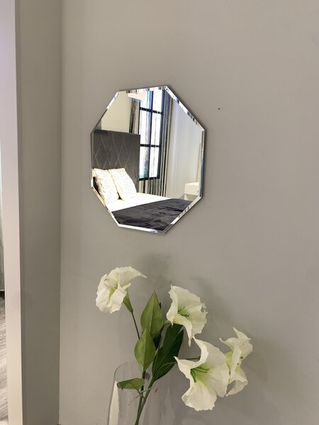 Zrcadlo na zeď do pokoje ložnice koupelny kulaté oválné tvarové DIAMANT 50 x 50 cm - osmihran s fazetou 10 mm 505-08F