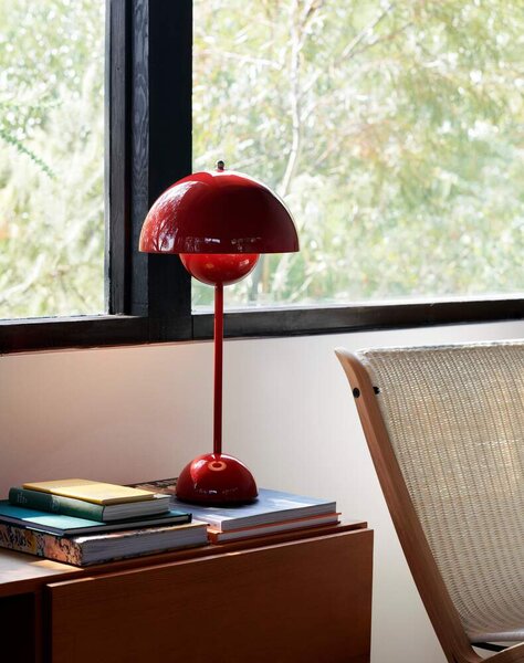 &Tradition Stolní lampa Flowerpot VP3, vermilion red 133084A182