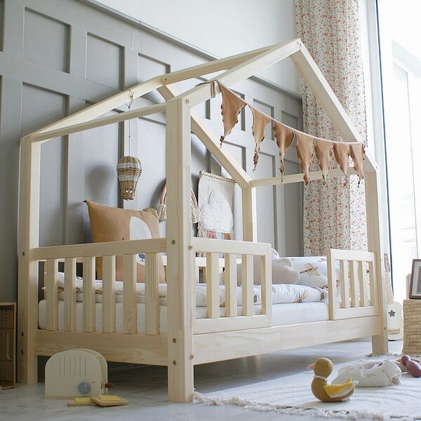 Domečková postel HouseBed duo se 2 zábranami Velikost spací plochy: 140x70, Barva: přírodní dřevo