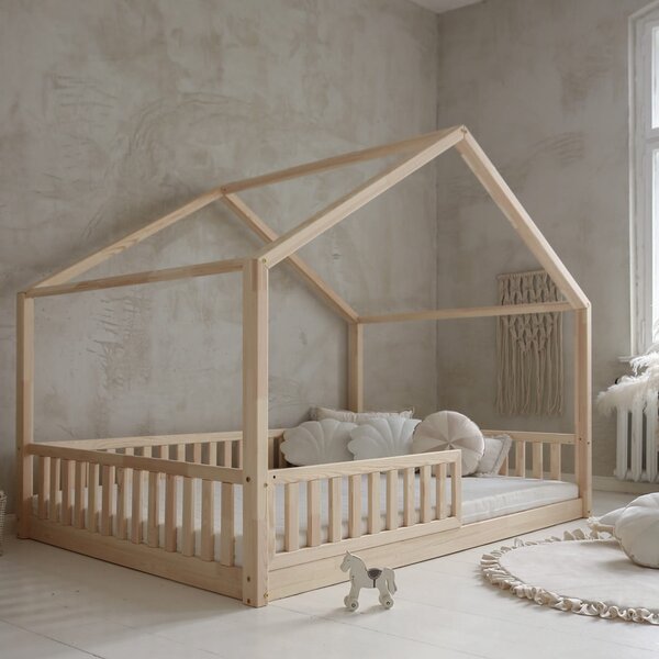 Domečková postel Housebed 200x140 cm - přírodní