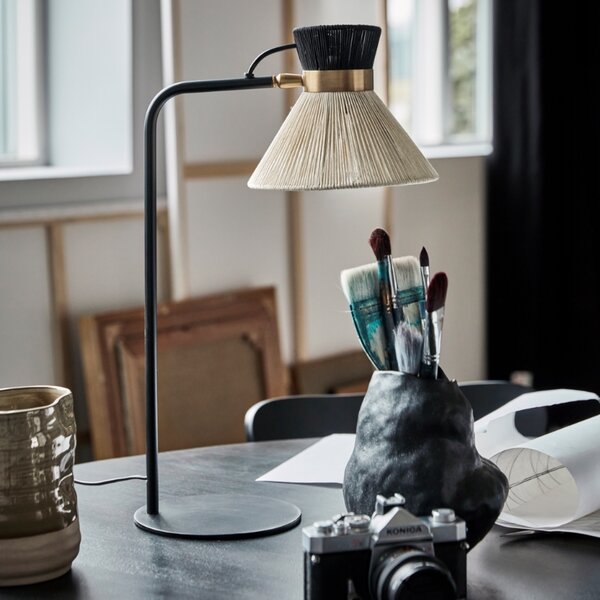 House Doctor Černá kovová stolní lampa Cord