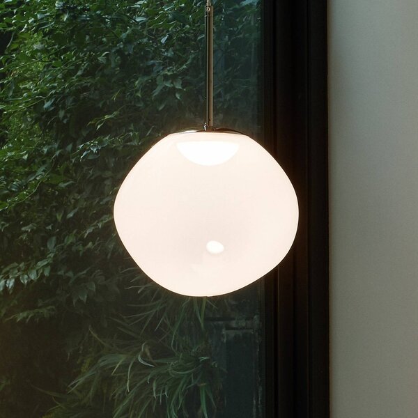 Tom Dixon LED závěsné světlo Melt, Ø 50 cm, opálová/stříbrná barva, stmívatelný, Bílá / opál, Obývací pokoj / jídelna, Plast, Design
