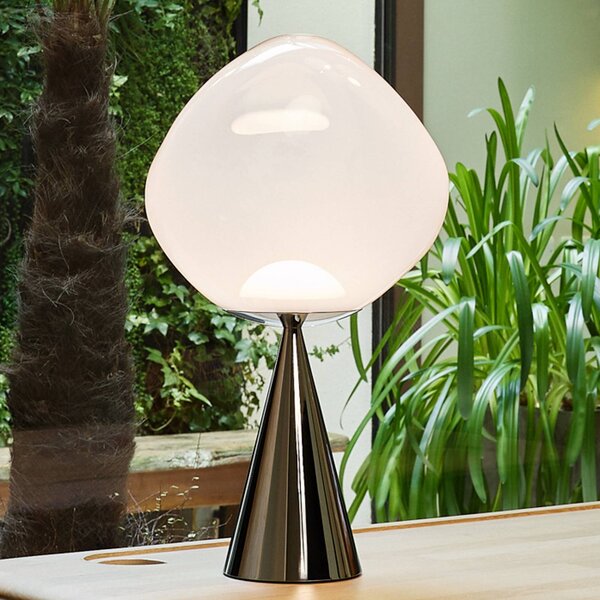 Tom Dixon LED stolní lampa Melt Cone Fat, opálová/stříbrná, 47 cm, stmívatelný, Chrom / stříbro, Obývací pokoj / jídelna, kov, Design