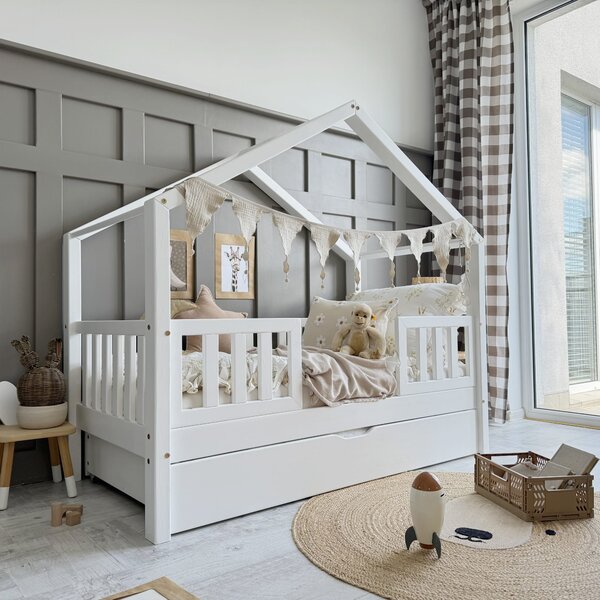 Domečková postel HouseBed Plus 200x140 cm - bílá