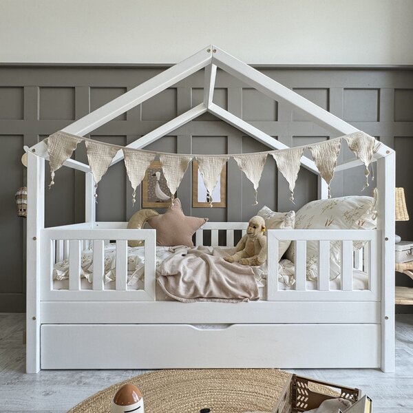 Domečková postel HouseBed Plus 200x140 cm - bílá