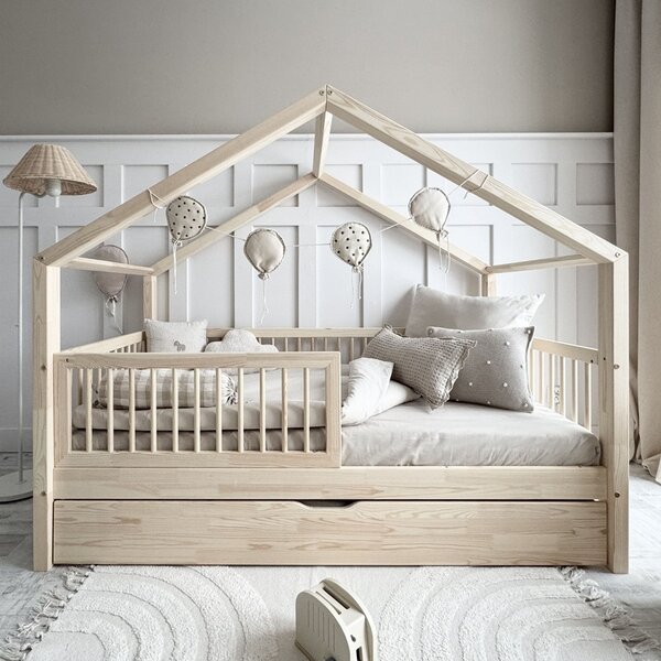 Domečková postel HouseBed alto plus - příčky Velikost spací plochy: 120x60, Barva: přírodní dřevo