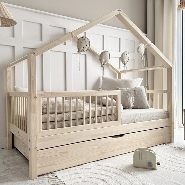 Domečková postel HouseBed alto plus - příčky Velikost spací plochy: 120x60, Barva: přírodní dřevo