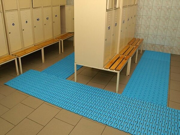 Protiskluzová bazénová plastová rohož - role - Modrá / 0,6 x 12m
