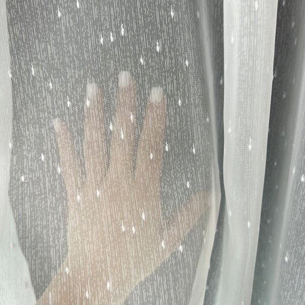 Voálová﻿ hotová záclona Rain s krajkou bílá (různé velikosti)