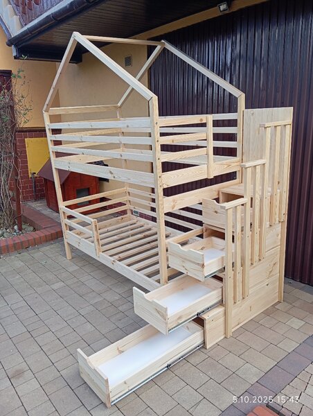 Domečková patrová postel se schody Rumba Barva: bezbarvý lak, Velikost matrace: 200x90 cm, Úložný prostor: bez šuplíku