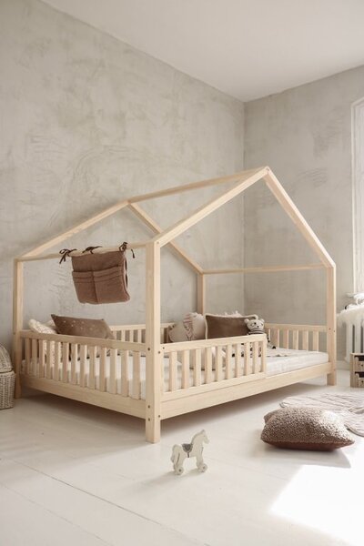 Domečková postel Housebed 200x140 cm Velikost spací plochy: 200x140, Barva: přírodní dřevo, Výška nožiček: nohy 19 cm