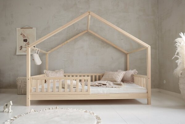 Domečková postel Housebed 200x140 cm Velikost spací plochy: 200x140, Barva: přírodní dřevo, Výška nožiček: nohy 19 cm