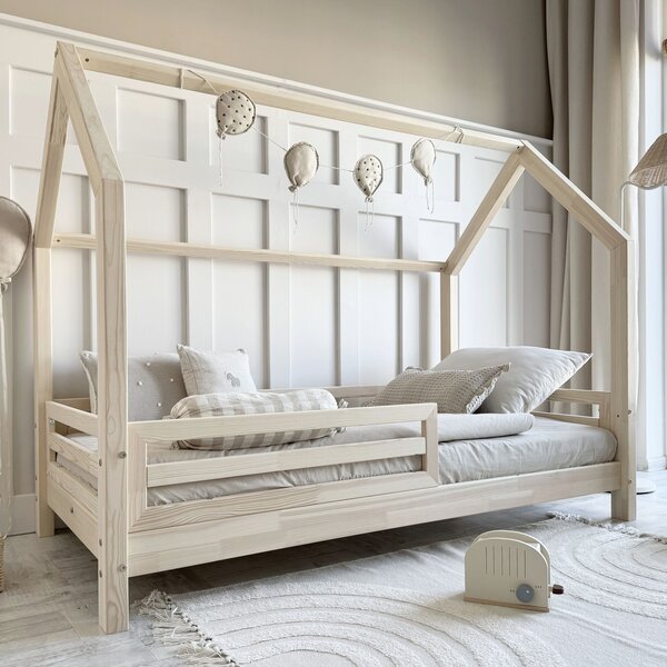 Domečková postýlka Fello 200x90 cm Velikost spací plochy: 200x90, Barva: přírodní dřevo, Výška nožiček: nohy 1 cm