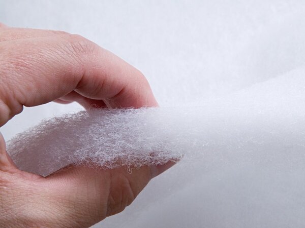 Vatelín rouno z dutého vlákna 100g / tl. 1cm - metráž š. 150 cm