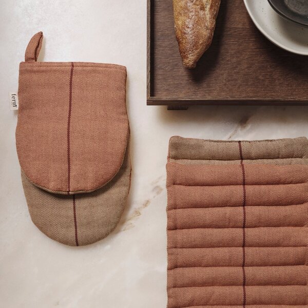 FERM LIVING Dřevěný podnos Bon Small, Smoked Oak