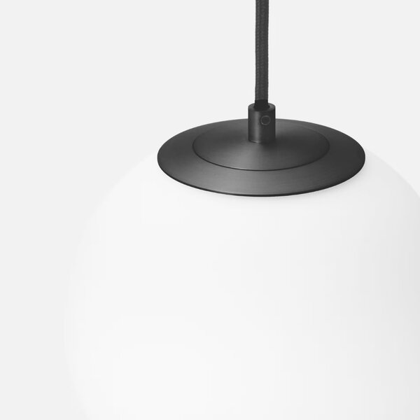 Kave Home Bílé skleněné závěsné světlo Brisia 15 cm