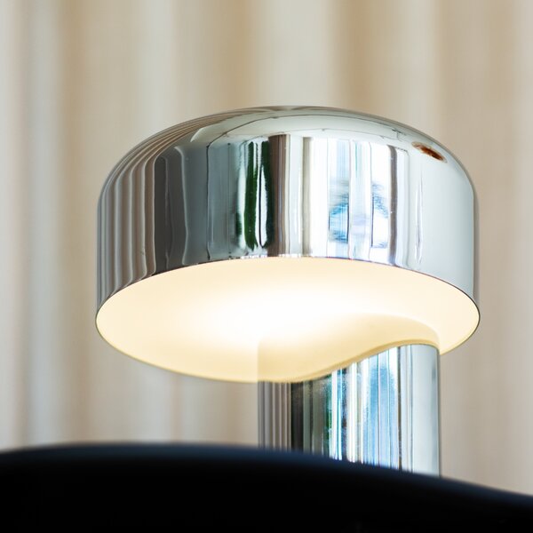 FEST Amsterdam Stříbrná kovová nabíjecí stolní LED lampa Scoop