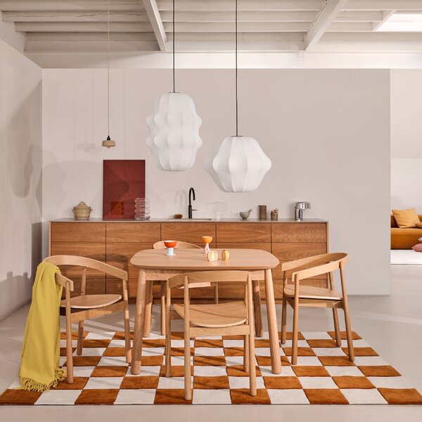 FEST Amsterdam Červená kovová nabíjecí stolní LED lampa Scoop
