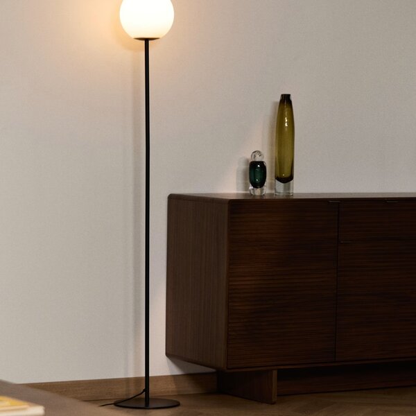 Kave Home Černá kovová stojací lampa Brisia 155 cm