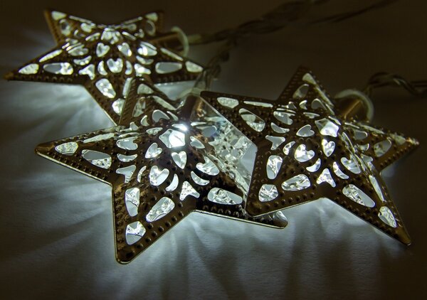 DECOLED LED světýlka na baterie, 1,3 m, kovové hvězdy, ledově bílá, 10 diod, čirý kabel, IP20 interiér, 2× AA