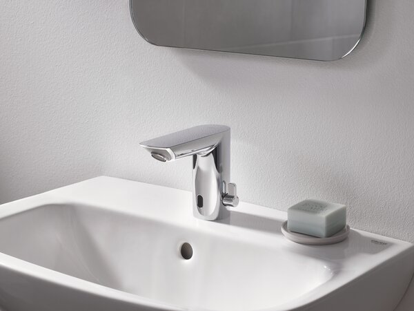 Grohe BauCosmopolitan umyvadlová baterie stojící elektronická chrom 36451000