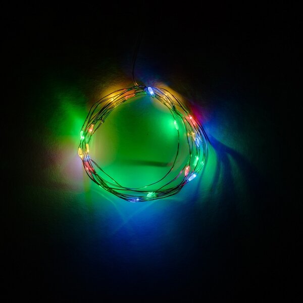 DECOLED LED světýlka na baterie, kapičky, 2,30 m, barevné, 20 diod, drátek, IP20 interiér, 3 × AA