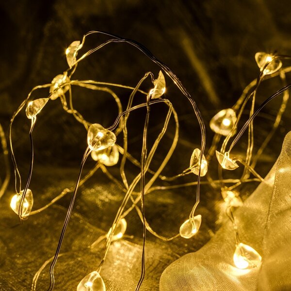 DECOLED LED světýlka na baterie, srdíčka, 2,3 m, teple bílá, 20 diod, čirý kabel, IP20 interiér, 3 × AA