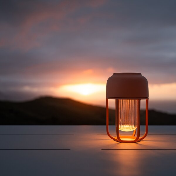 Houe Červená kovová solární LED lampa Light No. 1