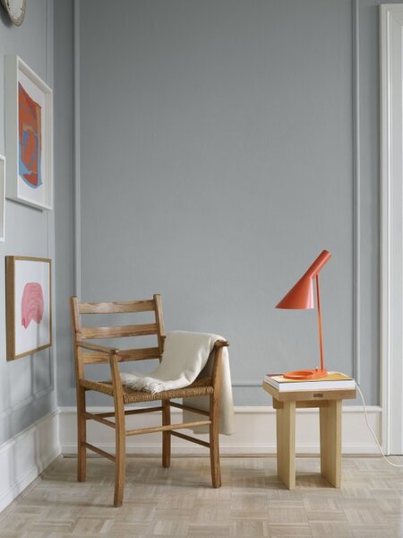 Stolní lampa AJ Table "Electric Orange" Louis Poulsen