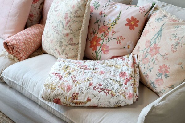 Krémový bavlněný přehoz s květy Aix Quilt Wild Flowers - 130*180 cm - Chic Antique