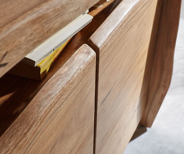 DELIFE Komoda Live-Edge 145 cm akácie přírodní 3 dvířka