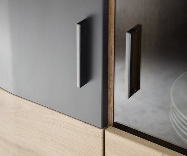 DELIFE Skříň Farum 90 x 130 cm dubový vzhled skleněná vitrína 3 dvířka