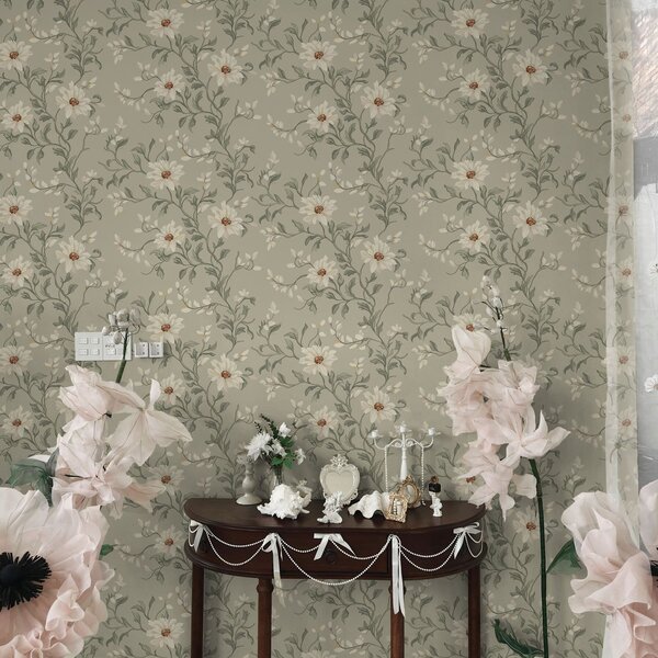 Tapety Bílé květy s kroutícími se listy na světlém pozadí, Tapety angličtina, a00001v1 : uwalls.cz