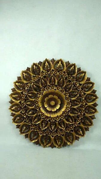 Závěsná dekorace Mandala ELANOR zlatá, teakové dřevo, 90 cm (Masterpiece ruční práce)