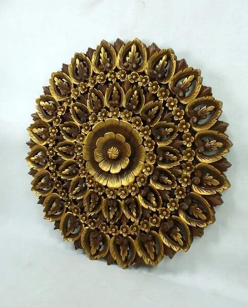 Závěsná dekorace Mandala ELANOR zlatá, teakové dřevo, 90 cm (Masterpiece ruční práce)