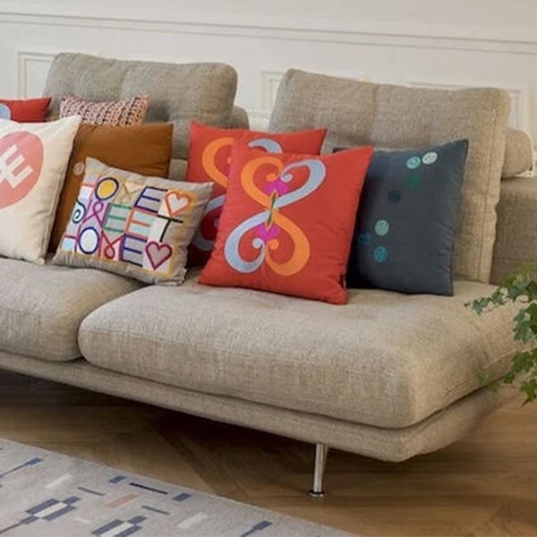 Vitra designové polštáře Embroidered pillows Red