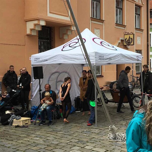 Stan s potiskem - Balíček 2 (Naše balíčky nabízejí zvýhodněné sady produktů. Party stany s potiskem jsou ideálním nástrojem pro efektivní a)