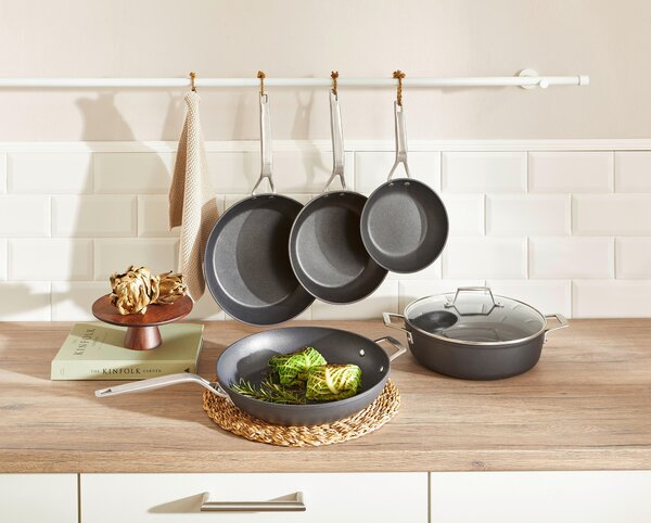 SERVÍROVACÍ PÁNEV 28 cm Rösle - Online Only vaření, Online Only