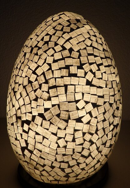 Stolní lampa EGG bíla, 30 cm, mozaika, ruční práce