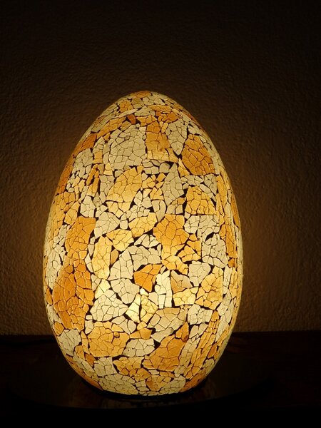 Stolní lampa EGG bílá -zlatá, 30 cm, mozaika, ruční práce