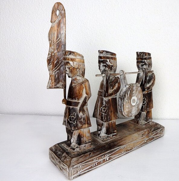 Soška Ceremony hnědá, exotické dřevo, ruční práce, Indonésie, 40 cm