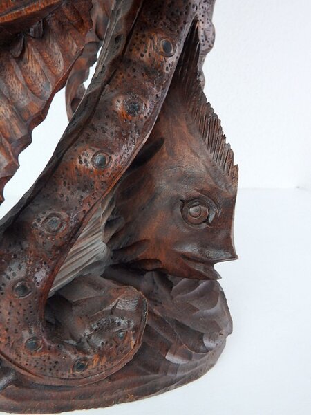 Soška CHOBOTNICE - hnědá, exotické dřevo, ruční práce, 55 cm