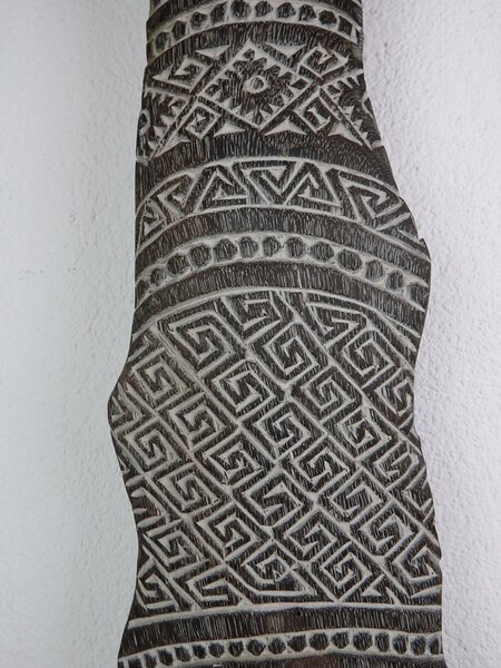 Dekorace/ soška TOTEM TIMOR, tropické dřevo, ruční práce, originál (TRIBAL kousek - Papua )