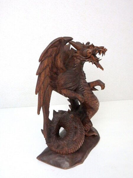Soška DRAGON , ruční práce, exotické dřevo