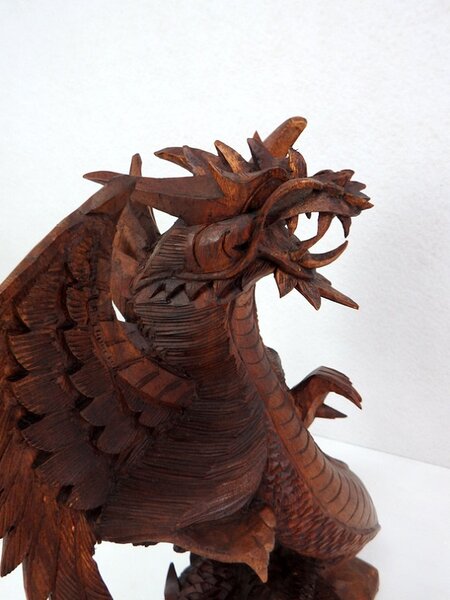 Soška DRAGON , ruční práce, exotické dřevo
