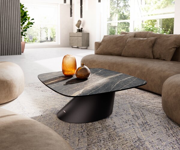 DELIFE Konferenční stolek Edge Boot 90x90 cm keramika Laminam® Noir Desir hnědá Conis kov černá
