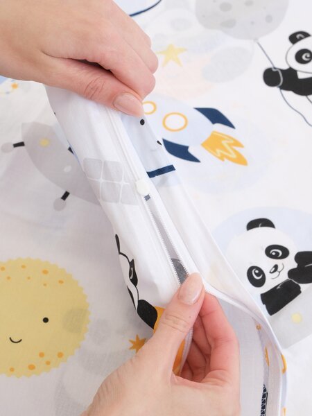 MK Lůžkoviny Bavlněný povlak na polštářek Renforcé 40 x 40 cm - Vesmírná panda