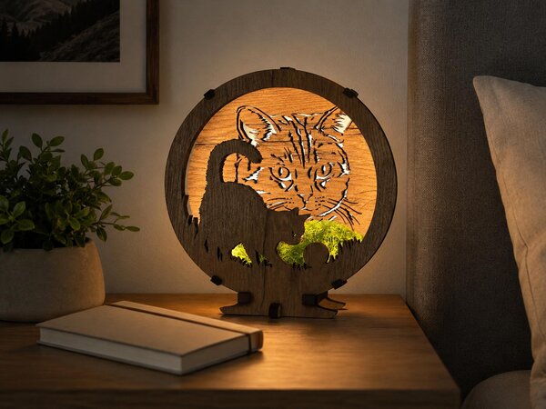 "Kočka s mechem" dřevěná lampa s dvojitým podsvícením 20x22 cm dub