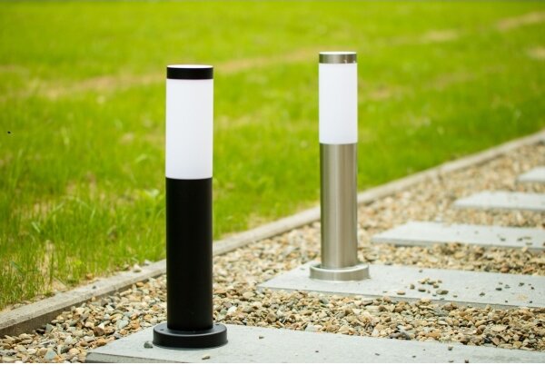 Venkovní lampa LIVIA 1xE27/10W/230V 45 cm IP44 stříbrná